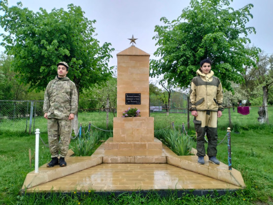Почетный караул у памятника участникам ВОВ Почетный караул у памятника участникам ВОВ.